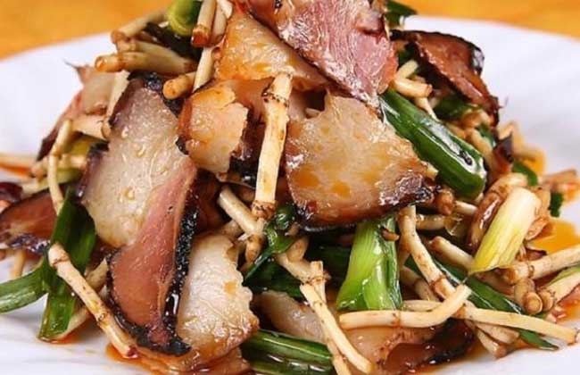折耳根炒腊肉的做法