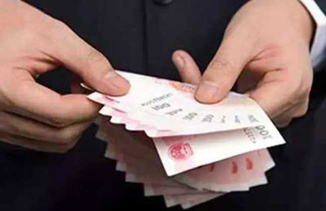 梦见借钱给别人